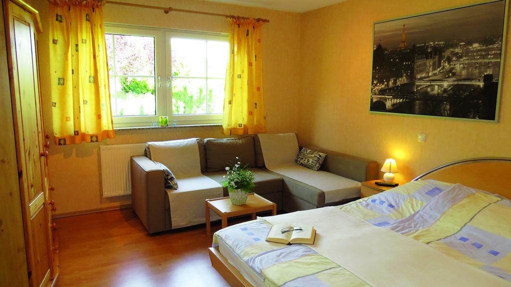 Wellness Apartments Sophienhoehe Am Teich Mechernich Kamer foto
